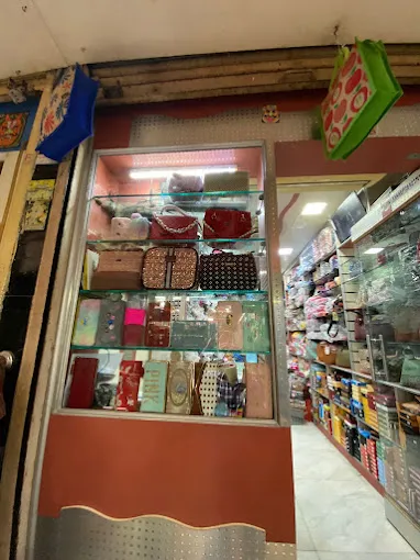 Sri Laxmi Enterprises : Handbag, Schoolbag, Purse Wholesale Dealer